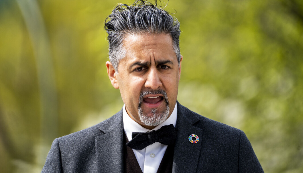 Kulturminister Abid Raja (V) er ikke særlig fornøyd med at Frp-leder Sylvi Listhaug støtter Fabian Stangs omstridte 22. juli-innlegg. Arkivfoto: Terje Pedersen / NTB Kulturminister Abid Raja (V) er ikke særlig fornøyd med at Frp-leder Sylvi Listhaug støtter Fabian Stangs omstridte 22. juli-innlegg. Arkivfoto: Terje Pedersen / NTB