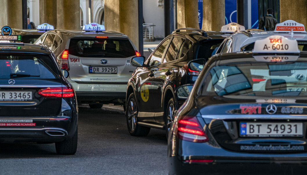 Siden taxireformen i november har det blitt registrert 2890 nye løyver i Norge. I hovedstaden har antallet løyver økt med 51 prosent. Siden taxireformen i november har det blitt registrert 2890 nye løyver i Norge. I hovedstaden har antallet løyver økt med 51 prosent.