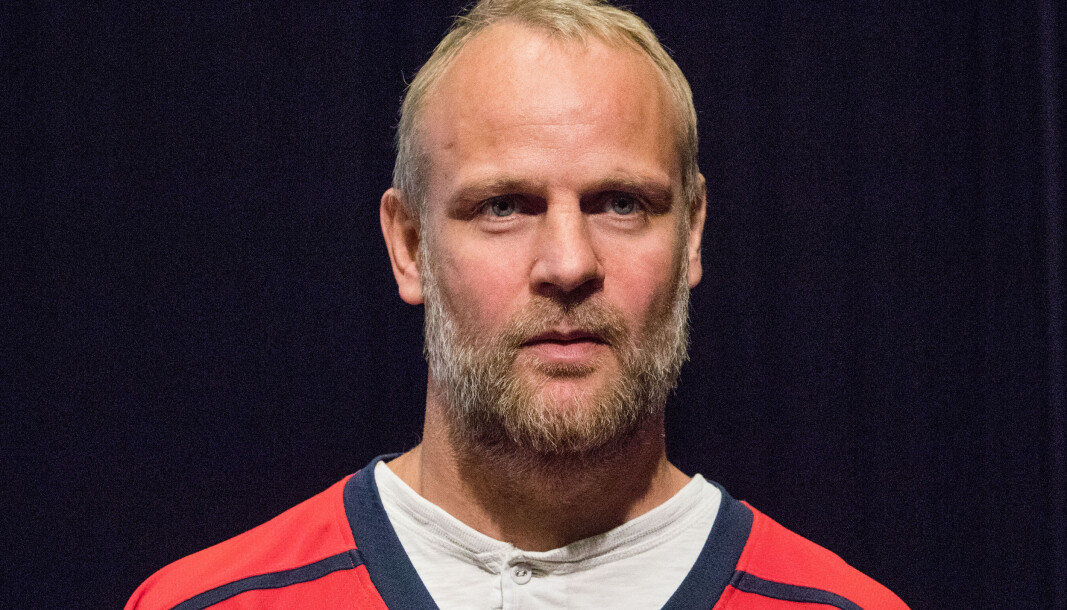 Tidligere trener for Lørenskog Ishockeyklubb, Kenneth Larsen, blir hovedtrener for Vålerenga. Tidligere trener for Lørenskog Ishockeyklubb, Kenneth Larsen, blir hovedtrener for Vålerenga.