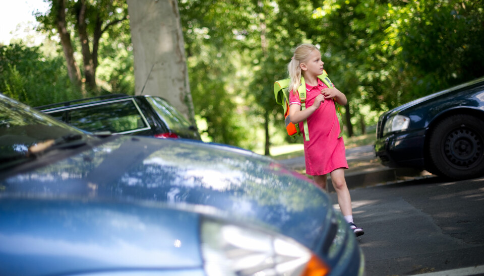 – Det beste man kan gjøre som foreldre er å øve på skoleveien sammen med barna, og samtidig lære dem hvordan man oppfører seg i trafikken, oppfordrer Trygg Trafikk.