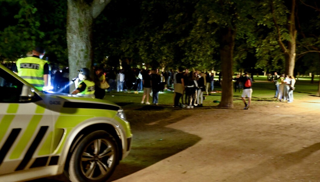 Frognerparken fredag kveld: Politiet fikk første melding rundt 20-tiden fredag kveld om slagsmål hvor over 20 personer var involvert. Frognerparken fredag kveld: Politiet fikk første melding rundt 20-tiden fredag kveld om slagsmål hvor over 20 personer var involvert.
