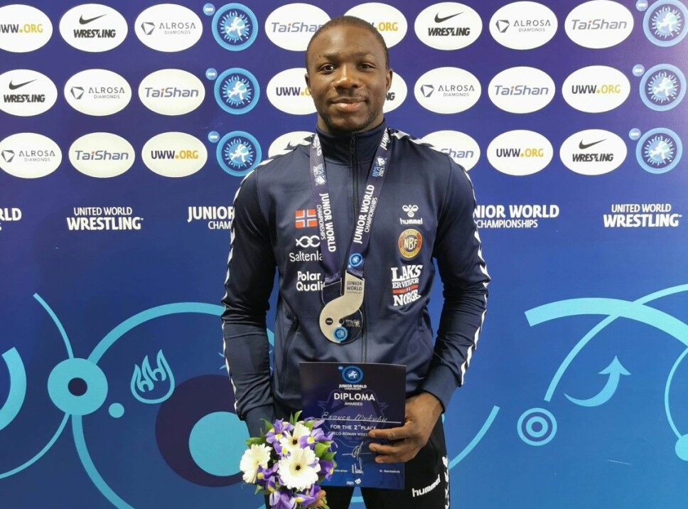 Sp09-bryteren Exauce Mukubu tok i helgen sølv i 77-kilos klassen i junior-VM i bryting.