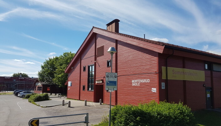 Mortensrud skole og gymsalene der er planlagt revet. Ny skole kommer syd for senter syd, men den får ingen gymsal. Mortensrud skole og gymsalene der er planlagt revet. Ny skole kommer syd for senter syd, men den får ingen gymsal.