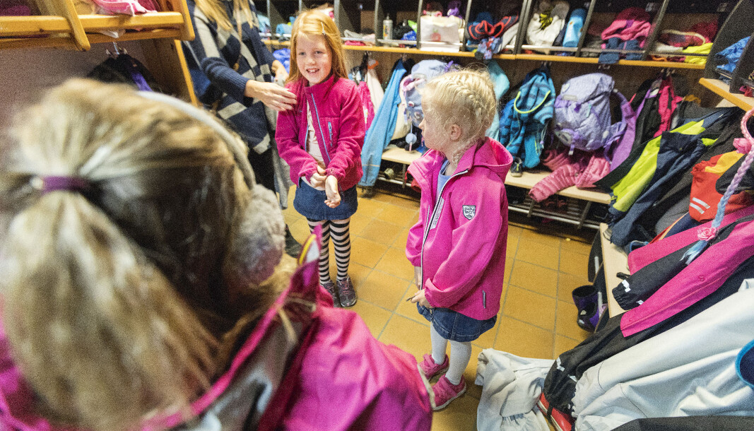 FHI råder Oslo til å oppfordre til mindre sosial kontakt på fritiden ved mye smitte på skolen og i omgangskretsen. Foto: Gorm Kallestad / NTB FHI råder Oslo til å oppfordre til mindre sosial kontakt på fritiden ved mye smitte på skolen og i omgangskretsen. Foto: Gorm Kallestad / NTB