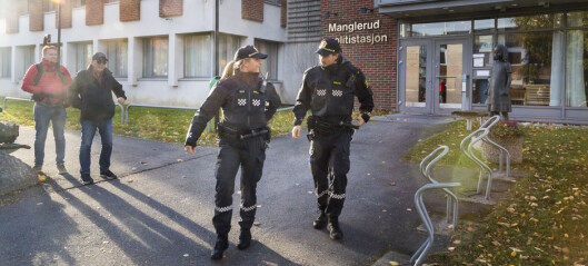 Hva mener Oslo-politikerne om å legge ned politistasjonene på Manglerud og Stovner. Vi har spurt partiene. Se videoen Hva mener Oslo-politikerne om å legge ned politistasjonene på Manglerud og Stovner. Vi har spurt partiene. Se videoen