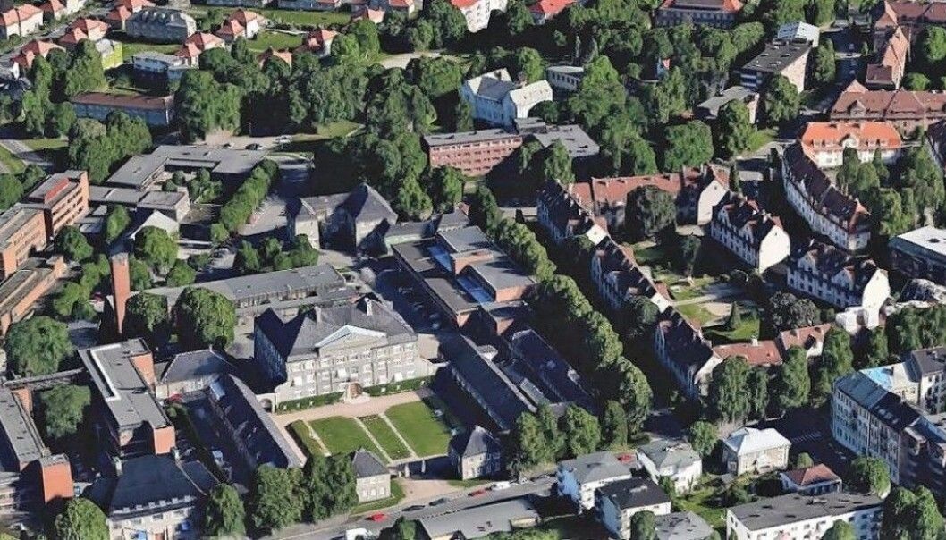Oslo kommune kjøpte tomta og bygningene for 1,35 milliarder kroner. Området er på rundt 50 mål. Oslo kommune kjøpte tomta og bygningene for 1,35 milliarder kroner. Området er på rundt 50 mål.