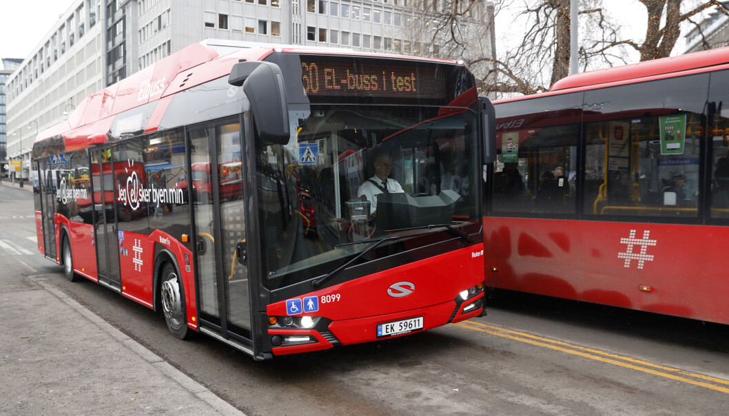 Busser over hele landet parkeres dersom bussjåførene går ut i streik lørdag morgen. Busser over hele landet parkeres dersom bussjåførene går ut i streik lørdag morgen.