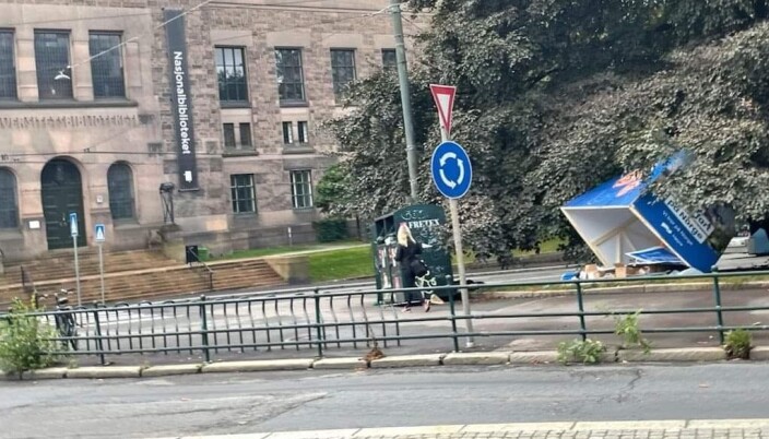Det må to mennesker til for å velte valgboden, mener Frogner Høyre. Det må to mennesker til for å velte valgboden, mener Frogner Høyre.