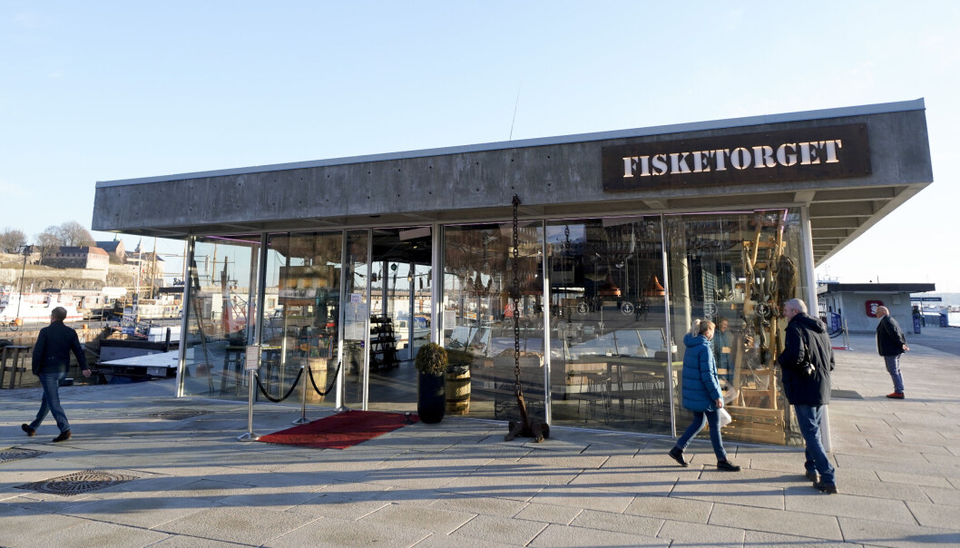 Sommeren 2017 åpnet Fisketorget på Rådhusbrygga. Nå er selskapet bak den kombinerte butikken og restauranten konkurs. Sommeren 2017 åpnet Fisketorget på Rådhusbrygga. Nå er selskapet bak den kombinerte butikken og restauranten konkurs.