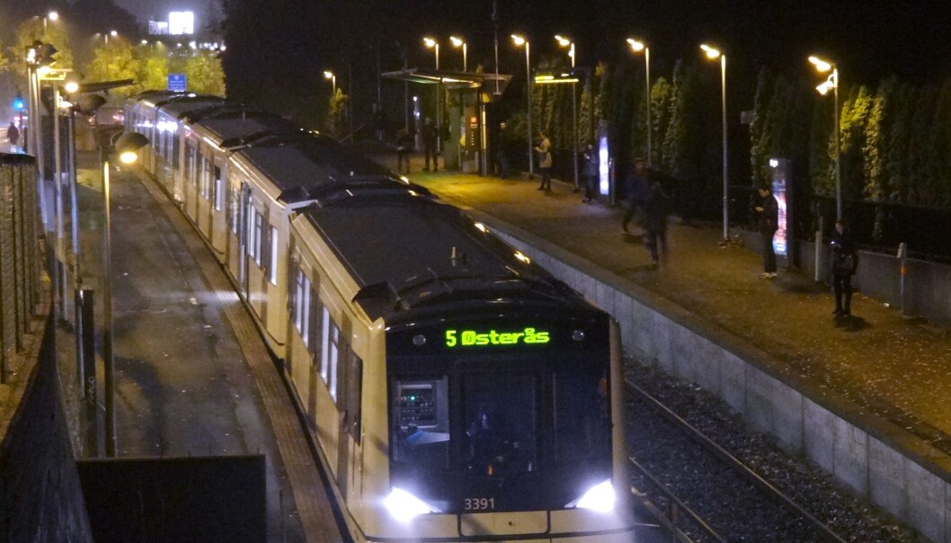 En person skal ha blitt truet med en teleskopbatong ved Borgen T-banestasjon sent lørdag kveld. En person skal ha blitt truet med en teleskopbatong ved Borgen T-banestasjon sent lørdag kveld.