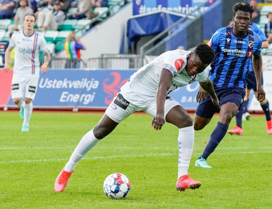 Seedy Jatta drar til med sitt første seriemål for Vålerenga mot Stabæk i juni i år. Seedy Jatta drar til med sitt første seriemål for Vålerenga mot Stabæk i juni i år.