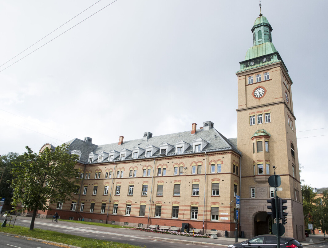 — Dette smitteutbruddet viser at pandemien ikke er over og at selv fullvaksinerte kan bli smittet, sier avdelingsleder Dag Jacobsen ved Ullevål sykehus. — Dette smitteutbruddet viser at pandemien ikke er over og at selv fullvaksinerte kan bli smittet, sier avdelingsleder Dag Jacobsen ved Ullevål sykehus.