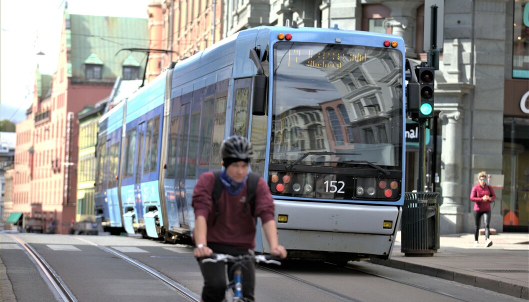 Hvis staten ikke kommer på banen og hjelper Oslo kommune, kan det bli rutekutt for trikk, buss og t-bane. Hvis staten ikke kommer på banen og hjelper Oslo kommune, kan det bli rutekutt for trikk, buss og t-bane.