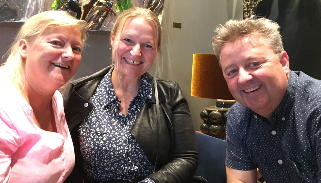 Fra venstre: Ragnhild Guldbrandsen og hennes to gjester fra Bergen, Birthe Nordstrand og Trond Torgersen. Fra venstre: Ragnhild Guldbrandsen og hennes to gjester fra Bergen, Birthe Nordstrand og Trond Torgersen.