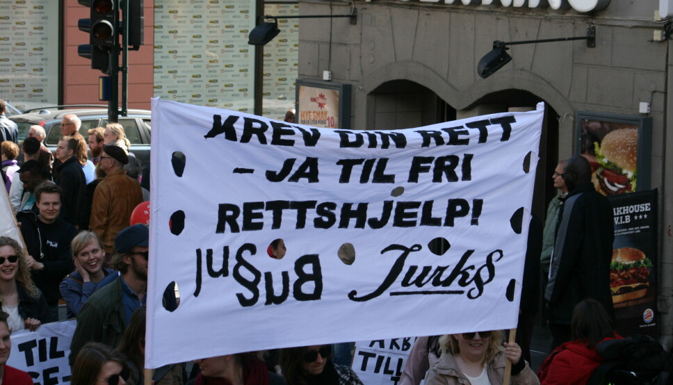 Krev din rett – ja til fri rettshjelp, sier Jussbuss. 1. mai 2015 i Oslo.