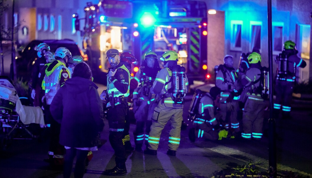 Alle nødetater rykket ut til brannen i blokka i Ammerudhellinga tirsdag kveld. Politiet starter etterforskning av brannårsak de nærmeste dagene. Alle nødetater rykket ut til brannen i blokka i Ammerudhellinga tirsdag kveld. Politiet starter etterforskning av brannårsak de nærmeste dagene.