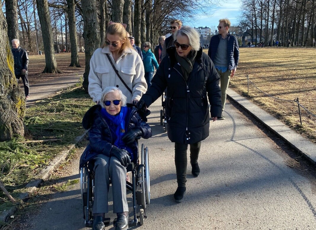 Tur med tante Lilly. Tur med tante Lilly.