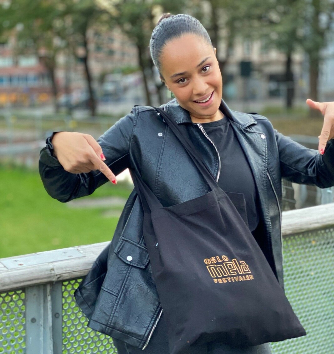 Jacqueline debuterer på Mela-festivalen. Det synes hun er perfekt. Jacqueline debuterer på Mela-festivalen. Det synes hun er perfekt.