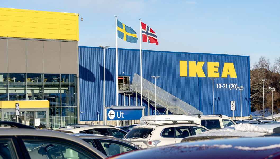 Byrådet ønsker som en del av klimasatsingen og byutviklingen å pålegge kjøpesentre og arbeidsgivere å ta seg betalt for parkeringen. Byrådet ønsker som en del av klimasatsingen og byutviklingen å pålegge kjøpesentre og arbeidsgivere å ta seg betalt for parkeringen.