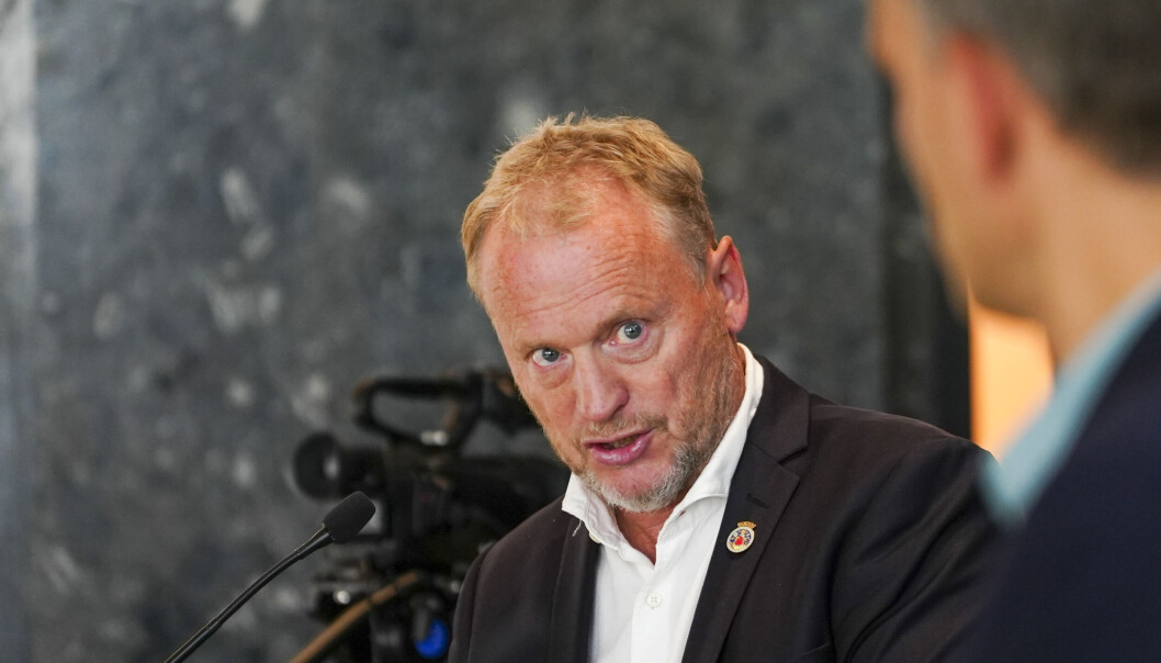 — Dette er en moderne form for fagforeningsknusing, sa Raymond Johansen (Ap) da Elkjøp nektet fagorganiserte bonus. — Dette er en moderne form for fagforeningsknusing, sa Raymond Johansen (Ap) da Elkjøp nektet fagorganiserte bonus.