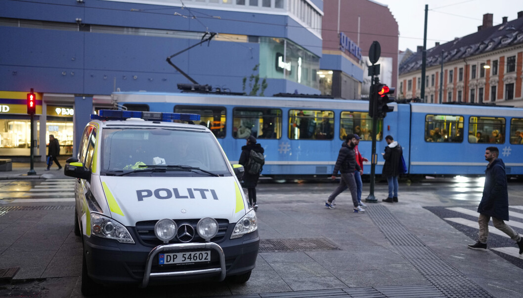 Storgata ble sperret i begge retninger etter ulykken. Men ved 18.40-tiden ble det igjen åpnet for trafikk. Storgata ble sperret i begge retninger etter ulykken. Men ved 18.40-tiden ble det igjen åpnet for trafikk.
