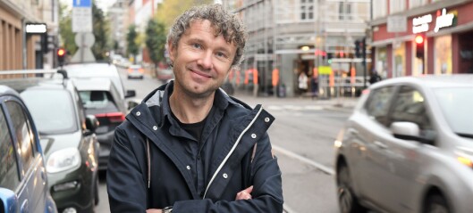 Støyen og rystelsene i Schweigaards gate er til tider uutholdelig. Nå asfalteres gata. — Endelig skjer det noe Støyen og rystelsene i Schweigaards gate er til tider uutholdelig. Nå asfalteres gata. — Endelig skjer det noe