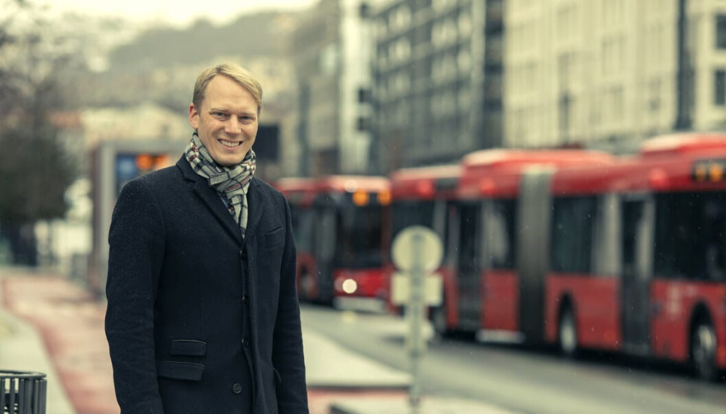 Trafikkanalytiker i Fjellinjen, Stian Strøm Arnesen, forteller at elbilen om ca tre år vil bli den vanligste bilen i bomringen. Trafikkanalytiker i Fjellinjen, Stian Strøm Arnesen, forteller at elbilen om ca tre år vil bli den vanligste bilen i bomringen.