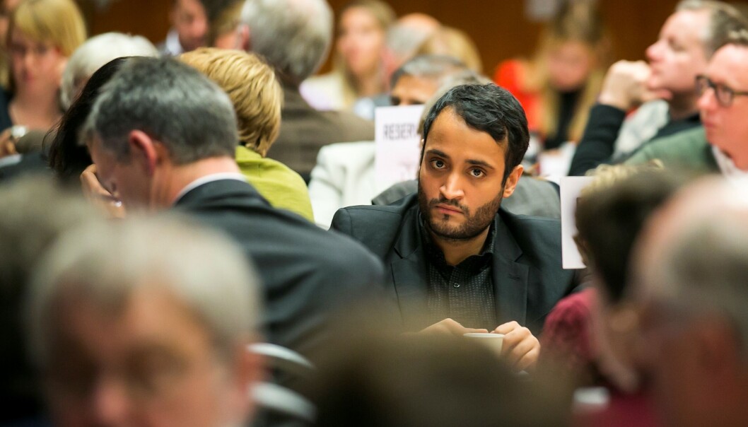 Abdullah Alsabeehg i 2012 på nominasjonsmøte i Oslo Ap. Året før hadde han blitt valgt inn i Oslo bystyre. I år feirer han ti år som bystyrepolitiker. Abdullah Alsabeehg i 2012 på nominasjonsmøte i Oslo Ap. Året før hadde han blitt valgt inn i Oslo bystyre. I år feirer han ti år som bystyrepolitiker.