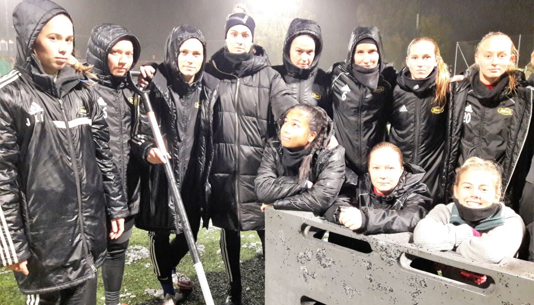 Kalde, våte og oppgitte skeidspillere. At Grefsen stadion ikke var ryddet for snø kunne kostet laget et surt tap på walk over for Bærum. Nå får jentene allikevel en ny sjanse til å gjennomføre kampen Kalde, våte og oppgitte skeidspillere. At Grefsen stadion ikke var ryddet for snø kunne kostet laget et surt tap på walk over for Bærum. Nå får jentene allikevel en ny sjanse til å gjennomføre kampen