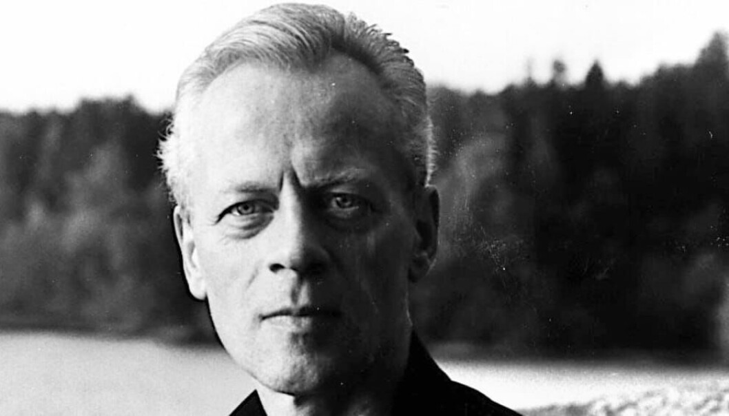Sigurd Helseth utga hele femten diktsamlinger, den siste er Skuggar av glas, som utkom i fjor. Sigurd Helseth utga hele femten diktsamlinger, den siste er Skuggar av glas, som utkom i fjor.