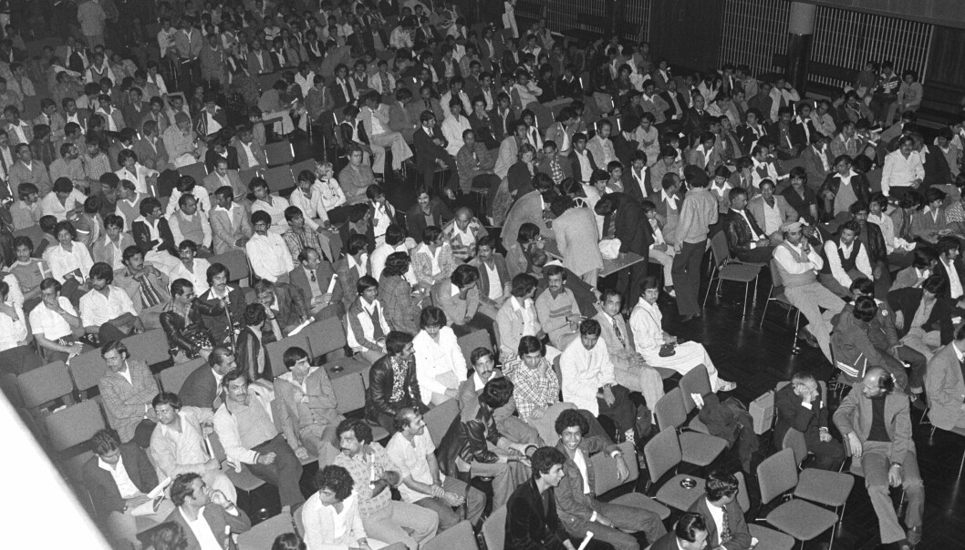 Oslo 14. august 1979: Pakistan Workers Welfare Union feirer Pakistans 32. uavhengighetsdag i Folkets Hus i Oslo. Foto: Bjørn Sigurdsøn / NTB Oslo 14. august 1979: Pakistan Workers Welfare Union feirer Pakistans 32. uavhengighetsdag i Folkets Hus i Oslo. Foto: Bjørn Sigurdsøn / NTB