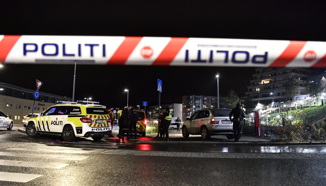 Politiet rykket fredag ut til Rødtvet i forbindelse med en potensiell knivstikking. Her fra en tidligere utrykning til Stovner senter. Politiet rykket fredag ut til Rødtvet i forbindelse med en potensiell knivstikking. Her fra en tidligere utrykning til Stovner senter.
