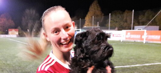 Malin (23) spiller på Skeid og er trener for Lyn. – Holdningen til jenter og fotball har forandret seg til det positive