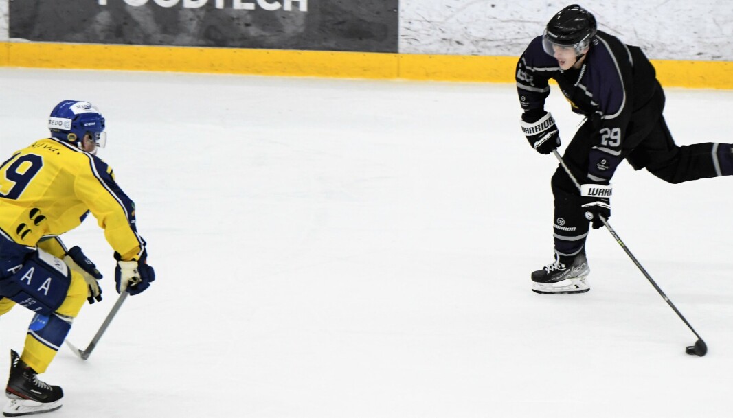 Joakim Aarseth Opsahl fyrer av skuddet som gir kveldens eneste Grüner-scoring. Joakim Aarseth Opsahl fyrer av skuddet som gir kveldens eneste Grüner-scoring.