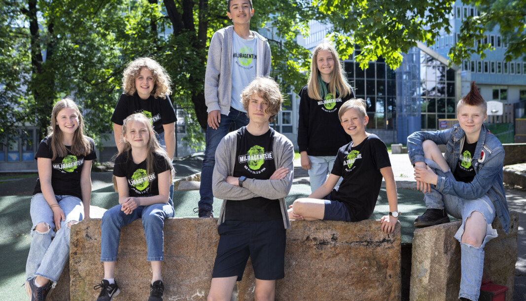 Barnas klimapanel har lansert klima- og miljørapport 2021. Om kort tid reiser de til Glasgow for å delta på klimatoppmøtet. Emanuel står foran, Benjamin til høyre i bildet. Barnas klimapanel har lansert klima- og miljørapport 2021. Om kort tid reiser de til Glasgow for å delta på klimatoppmøtet. Emanuel står foran, Benjamin til høyre i bildet.