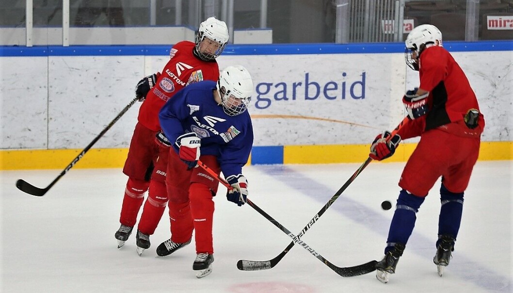 Det ser enkelt ut når gutta trener, men det ligger mange timers trening bak. Det ser enkelt ut når gutta trener, men det ligger mange timers trening bak.