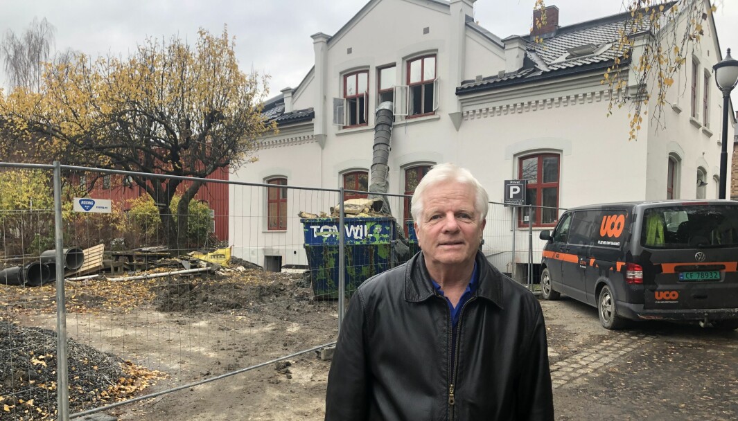 Einar Spurkeland i Løkkeveien vel har bodd i nabolaget i 36 år. Han er sterkt kritisk til utbyggingsplanene på tomta til den historiske hagen til 