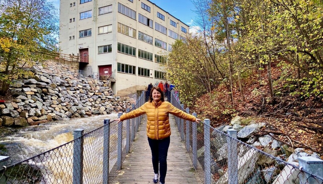 Plutselig går vi midt i løse lufta! Plutselig går vi midt i løse lufta!