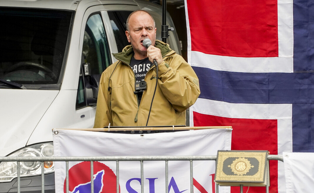 - Med bakgrunn i motivet på banneret er saken etterforsket som hatkriminalitet, sier politiadvokat Marianne Aune. - Med bakgrunn i motivet på banneret er saken etterforsket som hatkriminalitet, sier politiadvokat Marianne Aune.