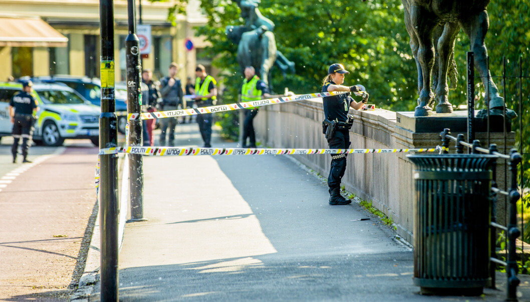 Mannen som tirsdag ble drept av politiet knivstakk i 2019 en mann på Ankerbrua på Grünerløkka i Oslo. Mannen som tirsdag ble drept av politiet knivstakk i 2019 en mann på Ankerbrua på Grünerløkka i Oslo.