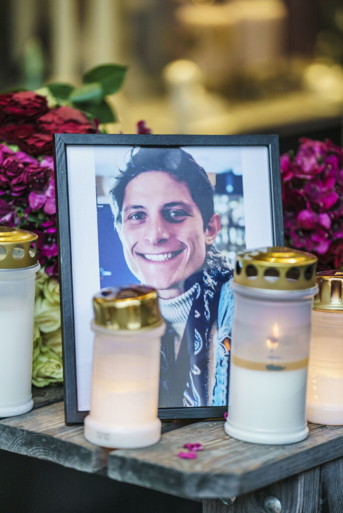 Rustam Louis Foss ble 33 år gammel. Rustam Louis Foss ble 33 år gammel.