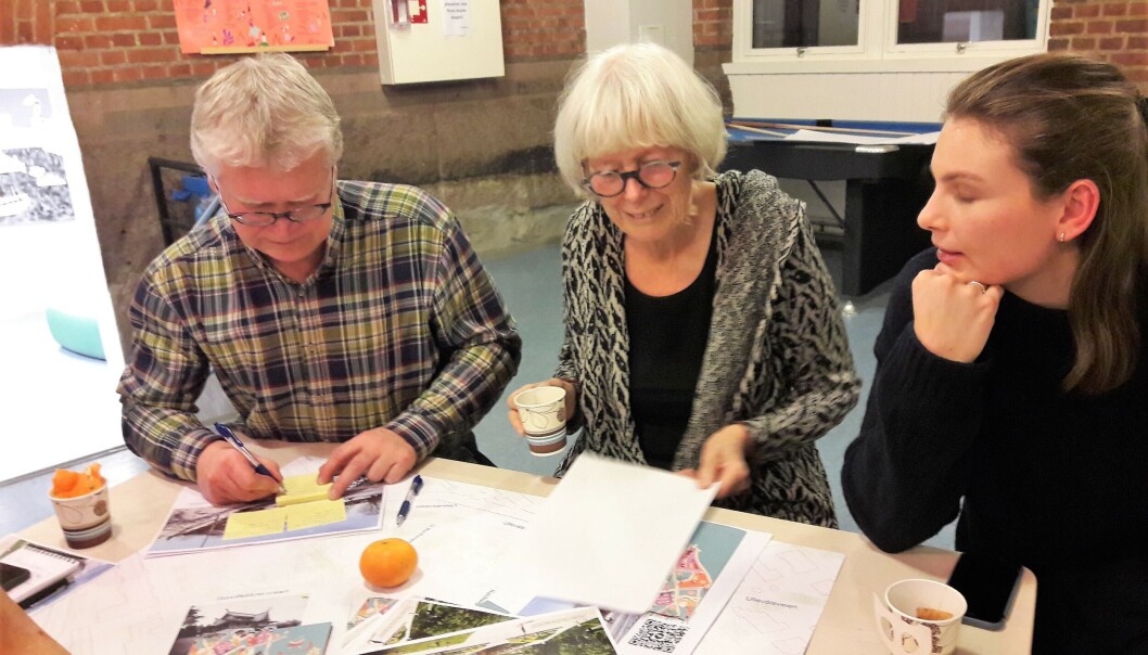 Bydelsutvalget ville ha et bredest mulig grunnlag for sin mulighetsstudie, og inviterte naboene til å komme med innspill. Her, fra venstre Geir Thomas Risåsen, Lisen Roll og Silje Svarstad Bydelsutvalget ville ha et bredest mulig grunnlag for sin mulighetsstudie, og inviterte naboene til å komme med innspill. Her, fra venstre Geir Thomas Risåsen, Lisen Roll og Silje Svarstad