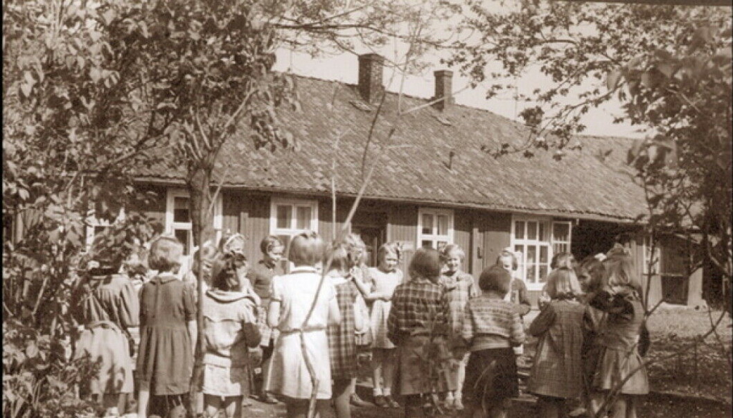 Fra Biermannsgården 1944, den gang provisorisk undervisningslokale for Sagene skole - under okkupasjonen 1940-45. Fra Biermannsgården 1944, den gang provisorisk undervisningslokale for Sagene skole - under okkupasjonen 1940-45.