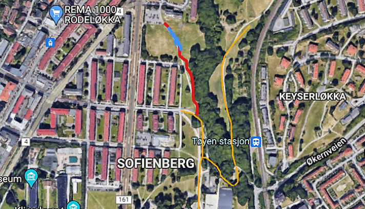 Gul = gangvei med lys. Rød er gangvei uten lys. Blå er akebakke og skilekområdet på Ola Narr. Gul = gangvei med lys. Rød er gangvei uten lys. Blå er akebakke og skilekområdet på Ola Narr.