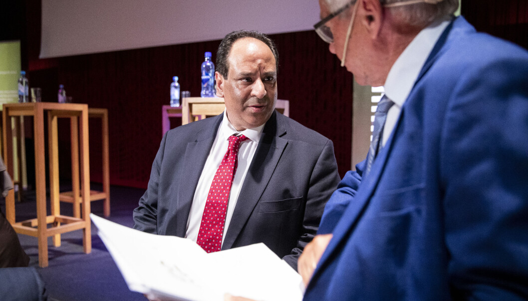 Aamir Javed Sheikh og Kjell Magne Bondevik under 2020-konferansen om hvordan man kan bekjempe hat og diskriminering. Konferansen ble arrangert av Stiftelsen Dialog for fred i samarbeid med Muslim World League. I år får lederen av MWL brobygger-pris. Aamir Javed Sheikh og Kjell Magne Bondevik under 2020-konferansen om hvordan man kan bekjempe hat og diskriminering. Konferansen ble arrangert av Stiftelsen Dialog for fred i samarbeid med Muslim World League. I år får lederen av MWL brobygger-pris.