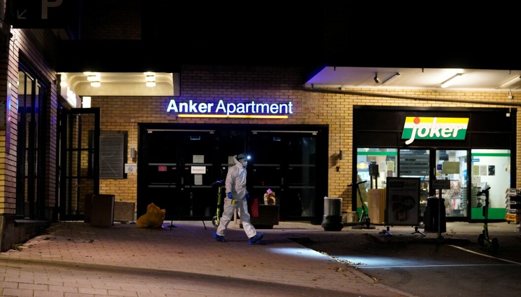 Politiet jobber på stedet etter funn av en død person i Oslo. Politiet jobber på stedet etter funn av en død person i Oslo.