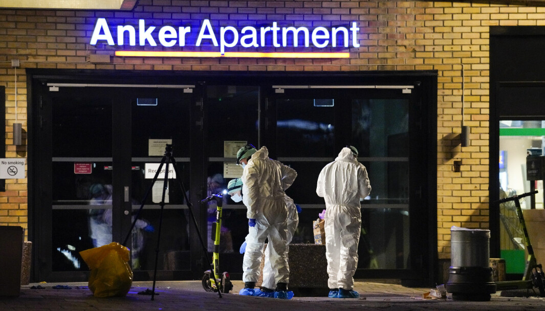 En mann døde onsdag etter å ha blitt knivstukket ved Anker Apartment på Rodeløkka i Oslo. Nå er en mann pågrepet og siktet for drapet.