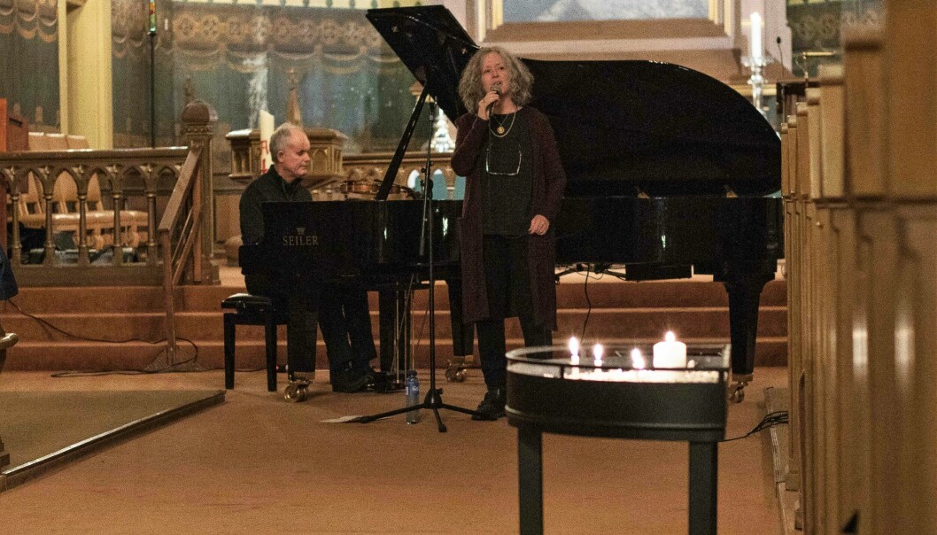 Ulf Nilsen og Miriam Segel holdt en stemningsfull konsert i Kampen kirke før fakkeltoget.