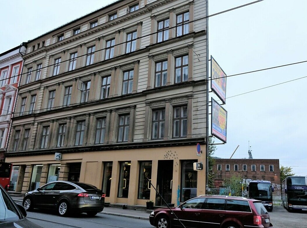 Verneverdige Schweigaards gate 51 (til v.) og busstomta (til h.) der Bane Nor vil bygge sitt nye bygg, mens nærområdet ønsker nabolagspark. Verneverdige Schweigaards gate 51 (til v.) og busstomta (til h.) der Bane Nor vil bygge sitt nye bygg, mens nærområdet ønsker nabolagspark.