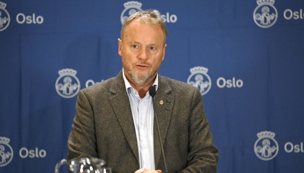 – Medienes ensidige fokus på smittetallene, hver eneste dag, er også med på å drive en frykt, sier Raymond Johansen. – Medienes ensidige fokus på smittetallene, hver eneste dag, er også med på å drive en frykt, sier Raymond Johansen.